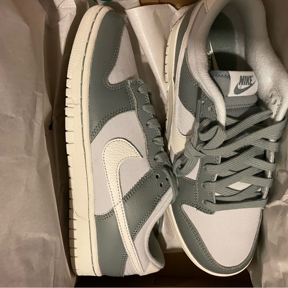 BRAND NEW NIKE DUNK LOW - Picture 6 of 6